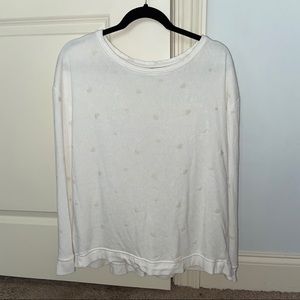 white heart sweatshirt - size: large EUC